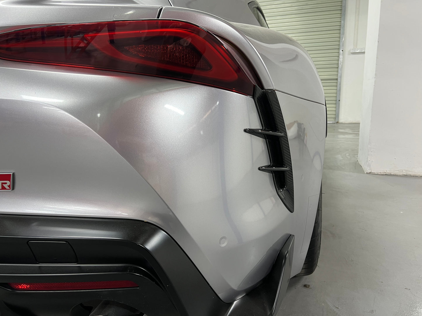 【受注生産】 GRスープラ Supra（A90/A91）ドライカーボン製リアダクトカバー / ガーニッシュ / カナード