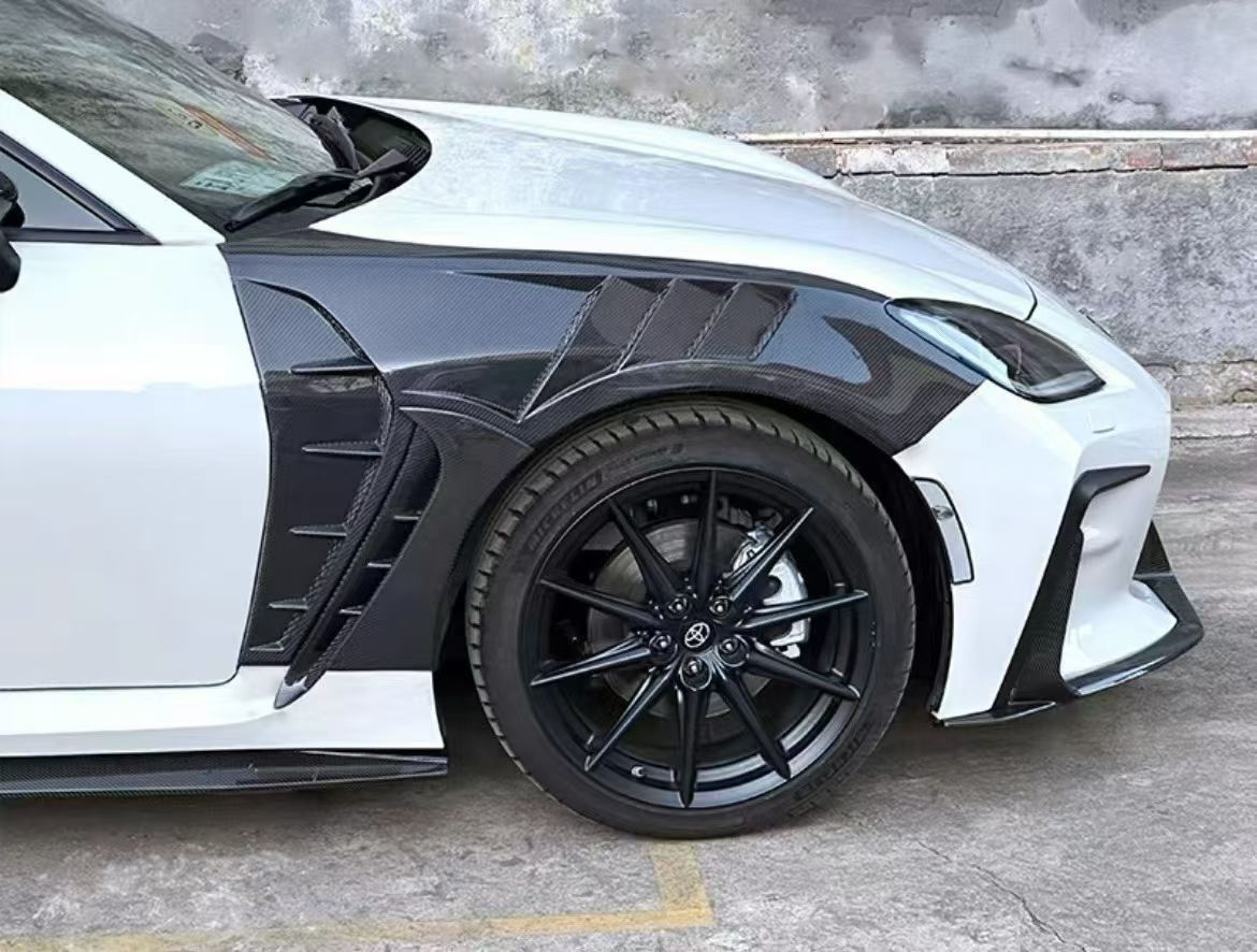 【受注生産】GR86（ZN8） / BRZ（ZD8）ウエットカーボン製 フロントフェンダー
